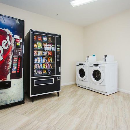 Scottish Inn & Suites Бейтаун Экстерьер фото